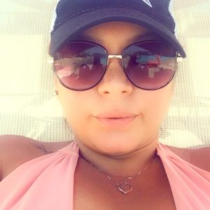 Meet your Posher, Denisse